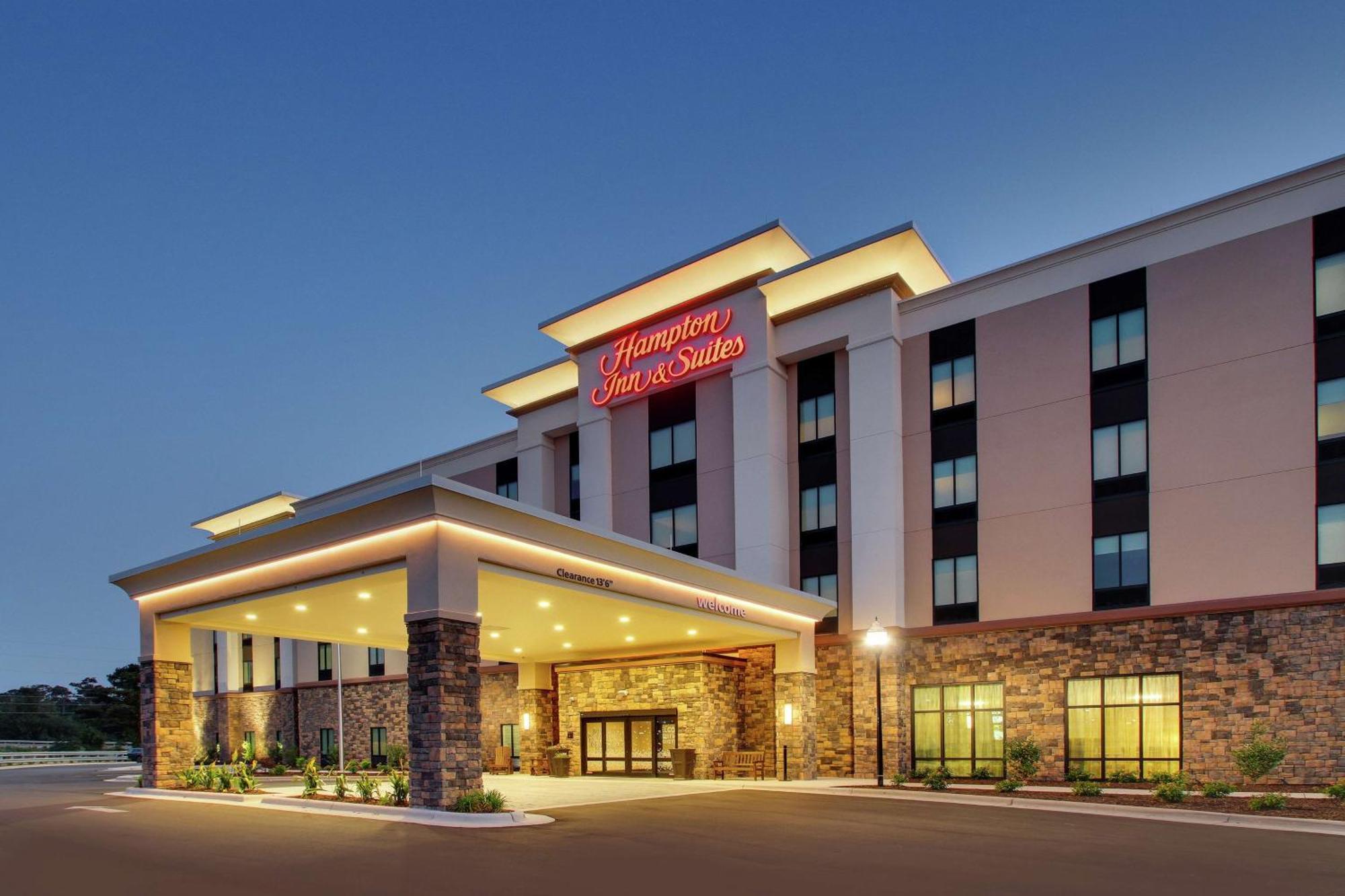Hampton Inn & Suites By Hilton Southport Exterior foto