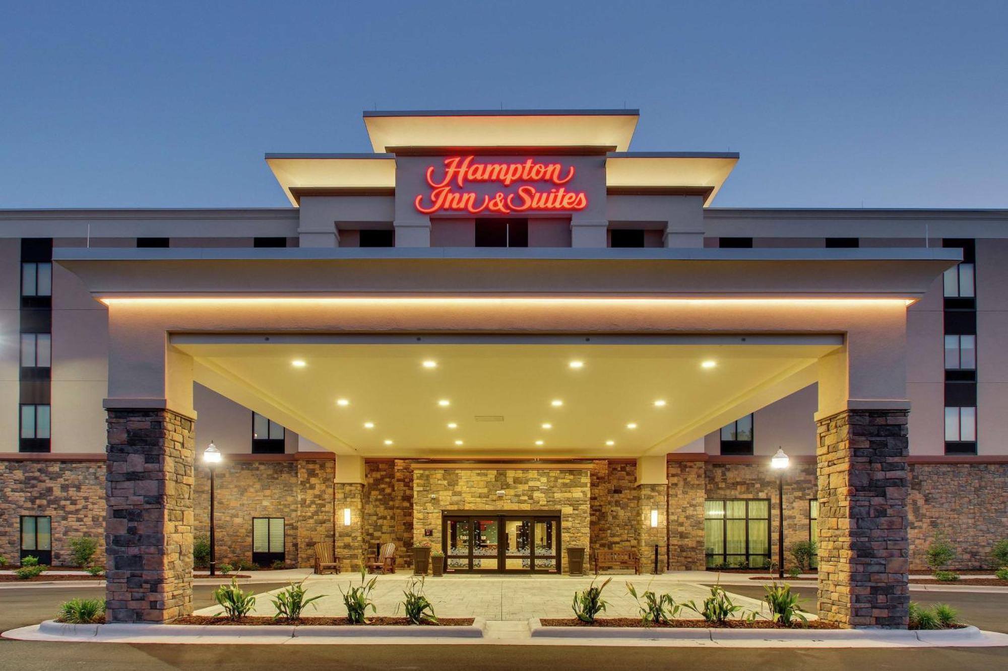 Hampton Inn & Suites By Hilton Southport Exterior foto