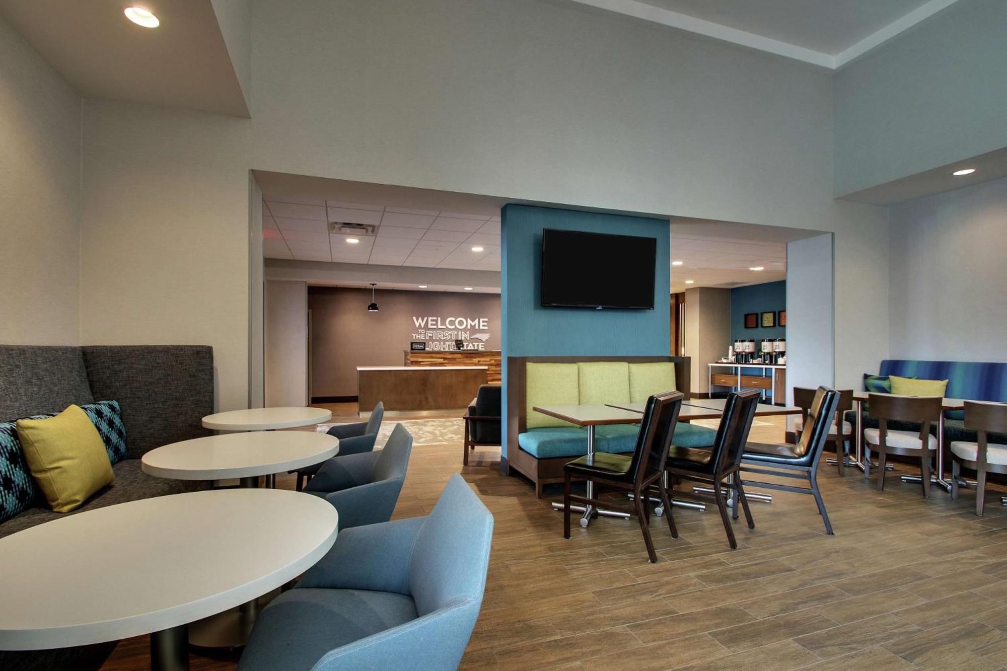 Hampton Inn & Suites By Hilton Southport Exterior foto