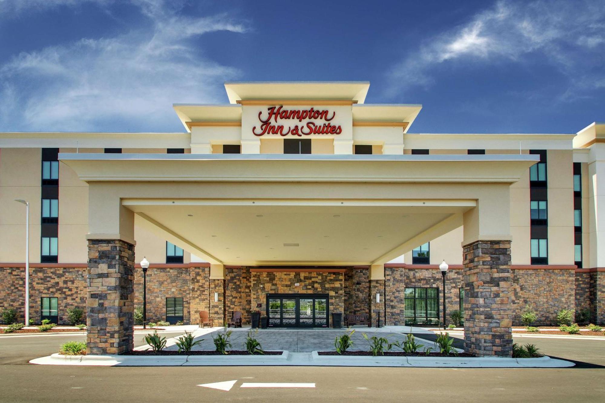 Hampton Inn & Suites By Hilton Southport Exterior foto